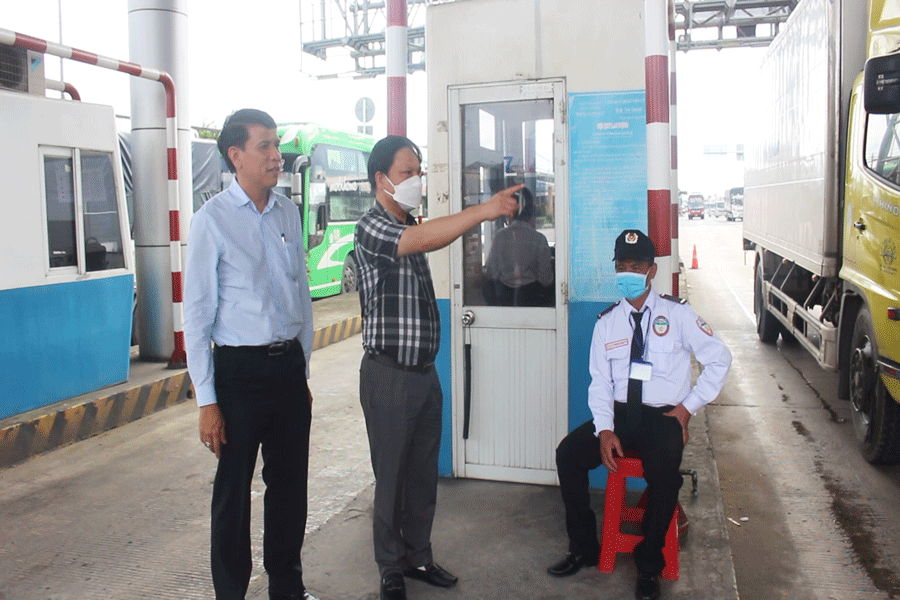 Cục trưởng Cục đường bộ trực tiếp kiểm tra việc thu phí tại trạm thu phí BOT Cai Lậy