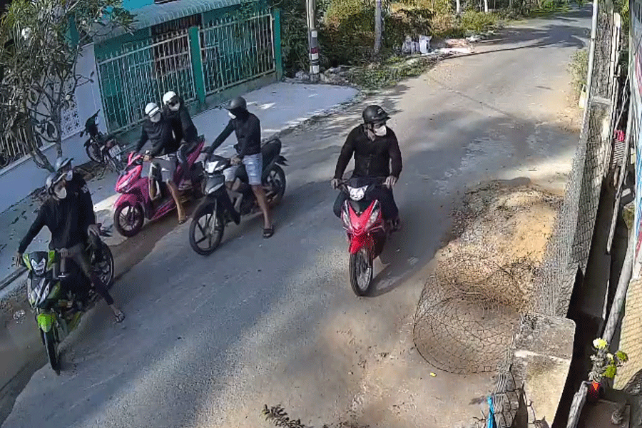 1 hộ dân bị nhóm người lạ liên tục đe doạ, nổ súng để đòi nợ