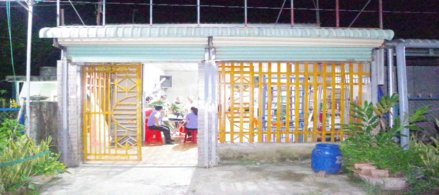 Con trai bàng hoàng phát hiện cha và mẹ chết cùng lúc