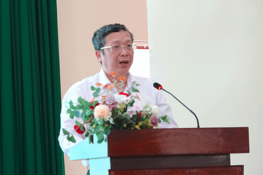 Ông Hoàng Trung, Thứ trưởng Bộ NN&amp;PTNT phát biểu tại hội nghị. Ảnh: PV