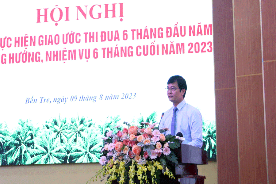 Bí thư Thứ nhất Trung ương Đoàn TNCS HCM, Ủy viên Hội đồng Thi đua khen thưởng Trung ương Bùi Quang Huy phát biểu tại hội nghị. Ảnh: PV