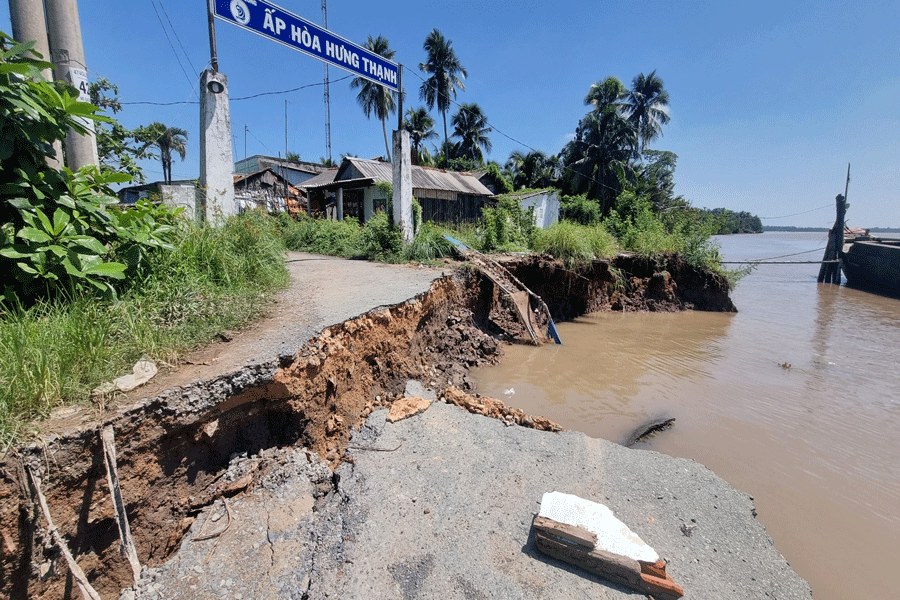 Bến Tre cần 2.000 tỉ để khắc phục sạt lở bờ sông, bờ biển