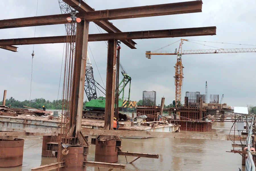 Thi công dự án cầu Rạch Miễu 2. Ảnh: ĐÔNG HÀ RMM6.gif