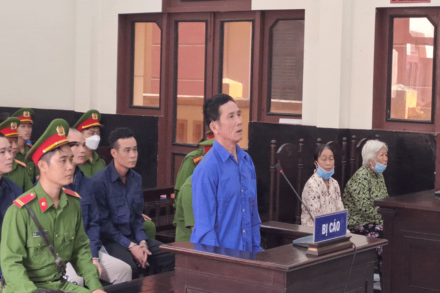 Đánh chết hàng xóm vì chuyện nuôi vịt có mùi hôi