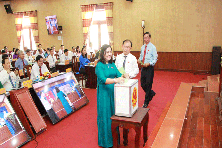 HĐND tỉnh Bến Tre thông qua nghị quyết xác nhận kết quả lấy phiếu tín nhiệm 27 người