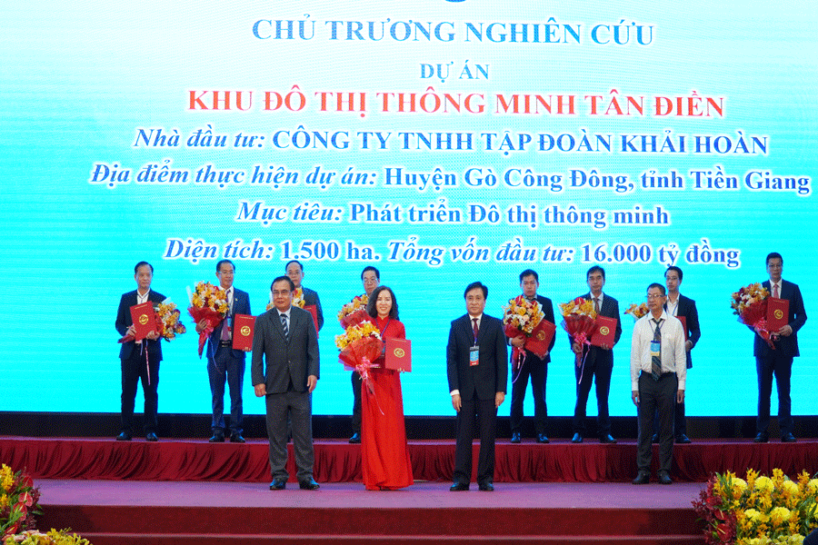 Lãnh đạo tỉnh Tiền Giang trao chủ trương nghiên cứu dự án cho các nhà đầu tư thu-tuong-quy-hoach-tien-giang-2.gif