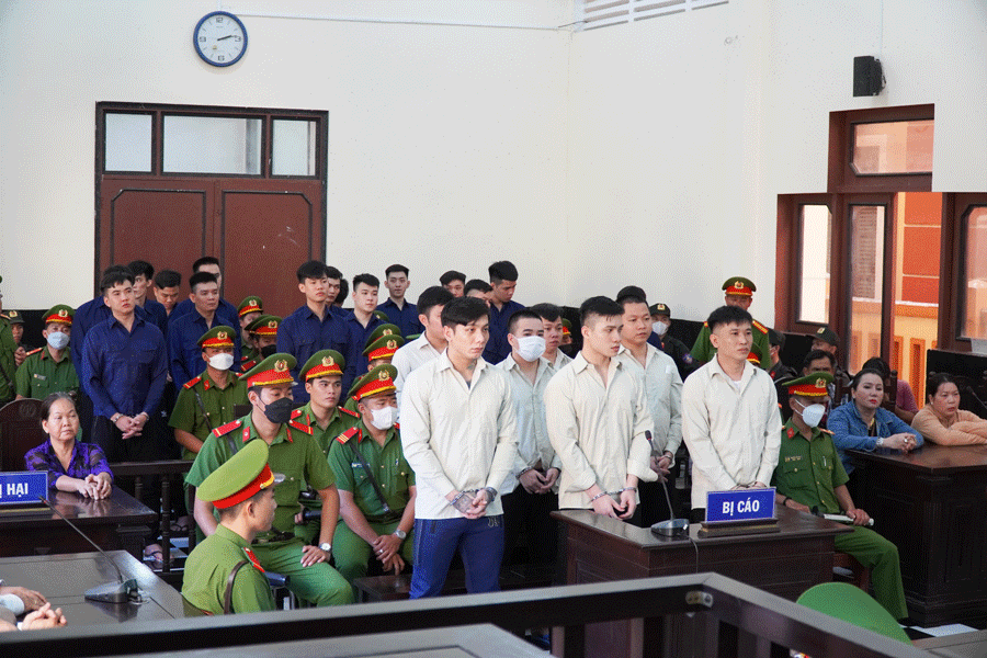 Tòa tuyên tử hình 1 bị cáo vụ bắn nhau trước quán karaoke XO ở Tiền Giang làm 3 người thương vong.