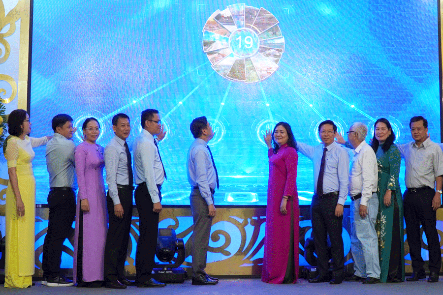 Lãnh đạo các địa phương cùng phát động chương trình bình chọn điểm đến du lịch hấp dẫn TP.HCM và ĐBSCL du-lich-dbscl-2.gif