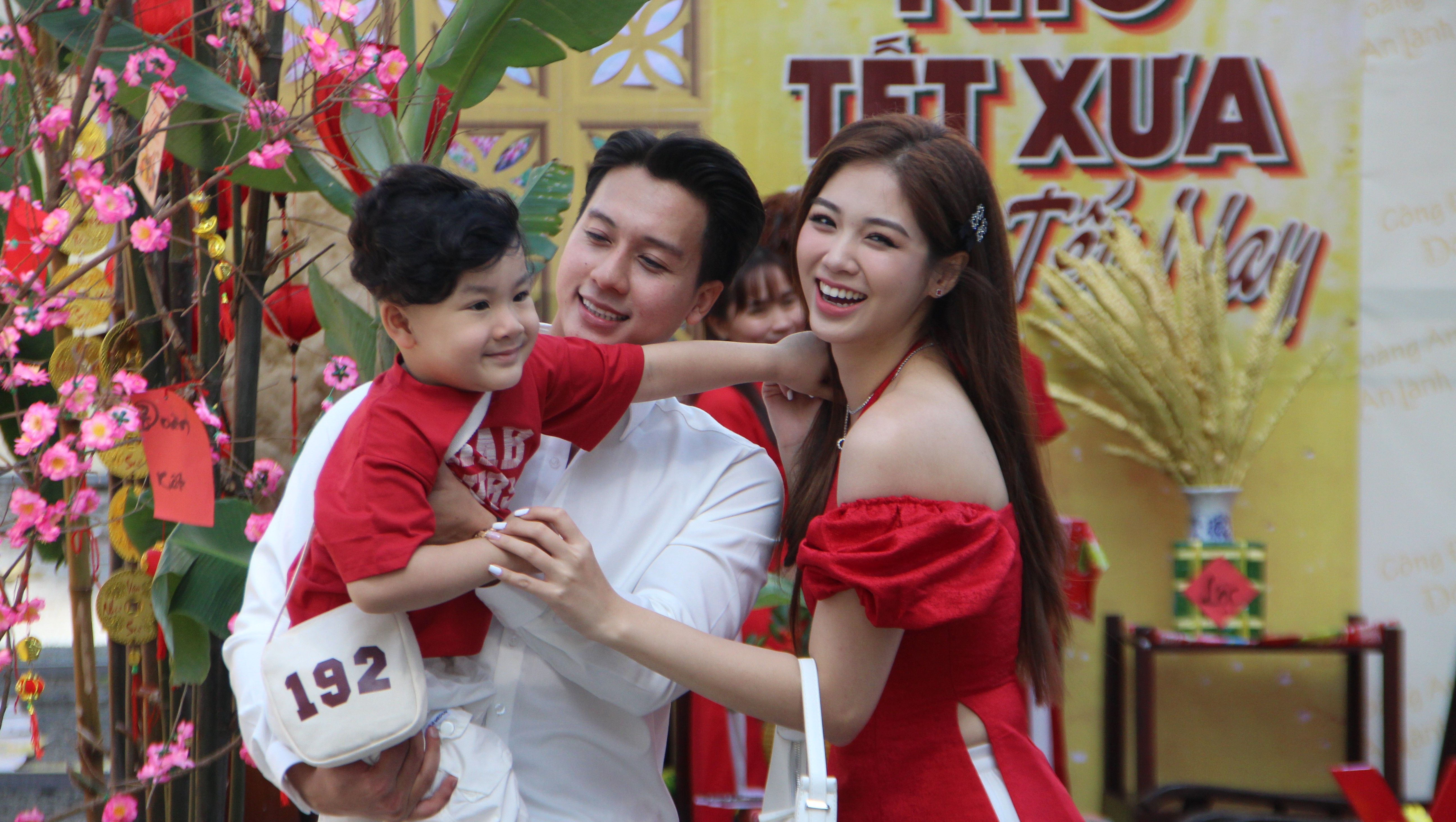 Long - Lân - Quy - Phụng tụ hội, phố Tây An Thượng rực rỡ đón Tết