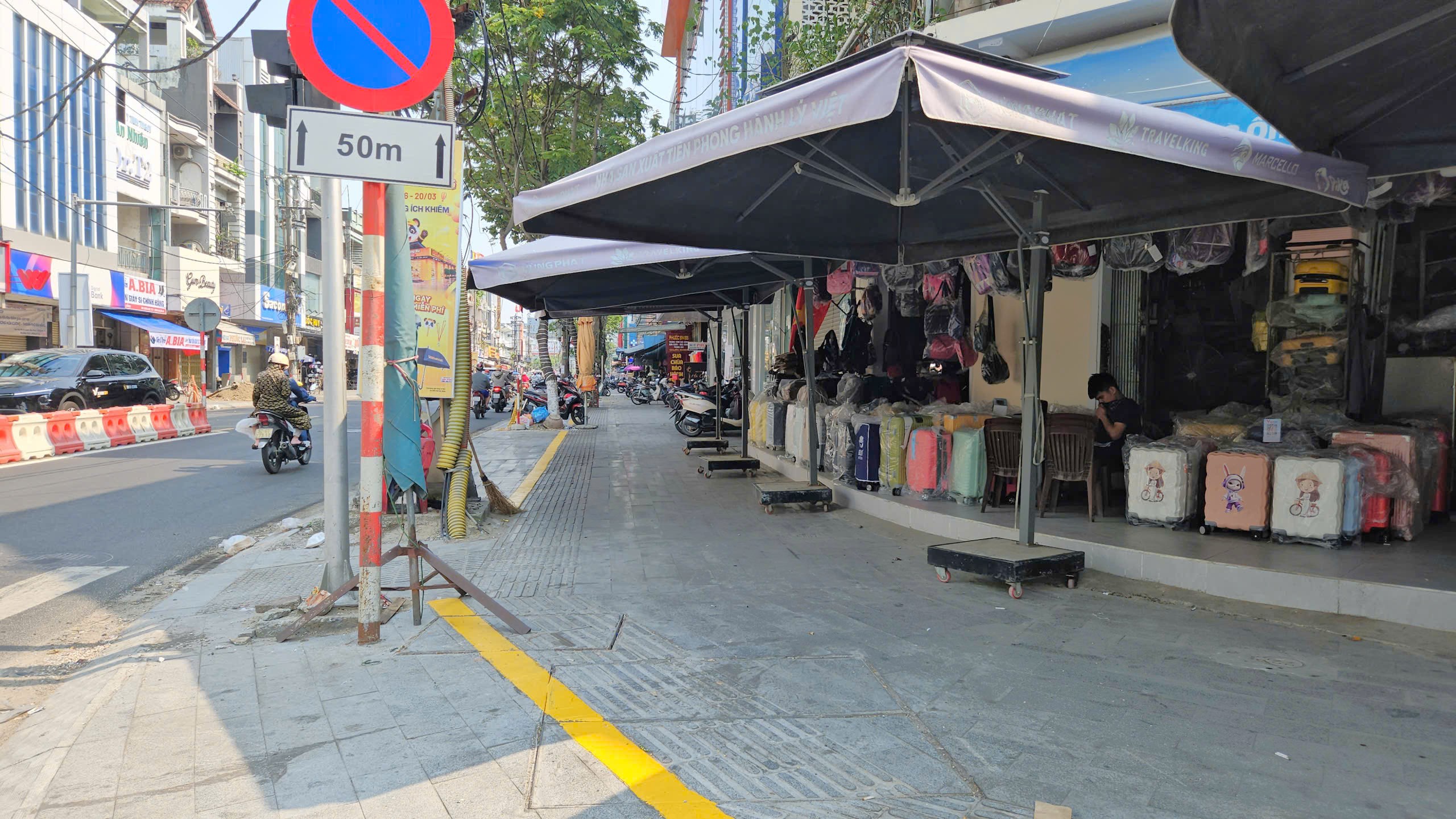 Vỉa hè Đà Nẵng 'khoác áo mới' sau 1 tuần cấm kinh doanh buôn bán