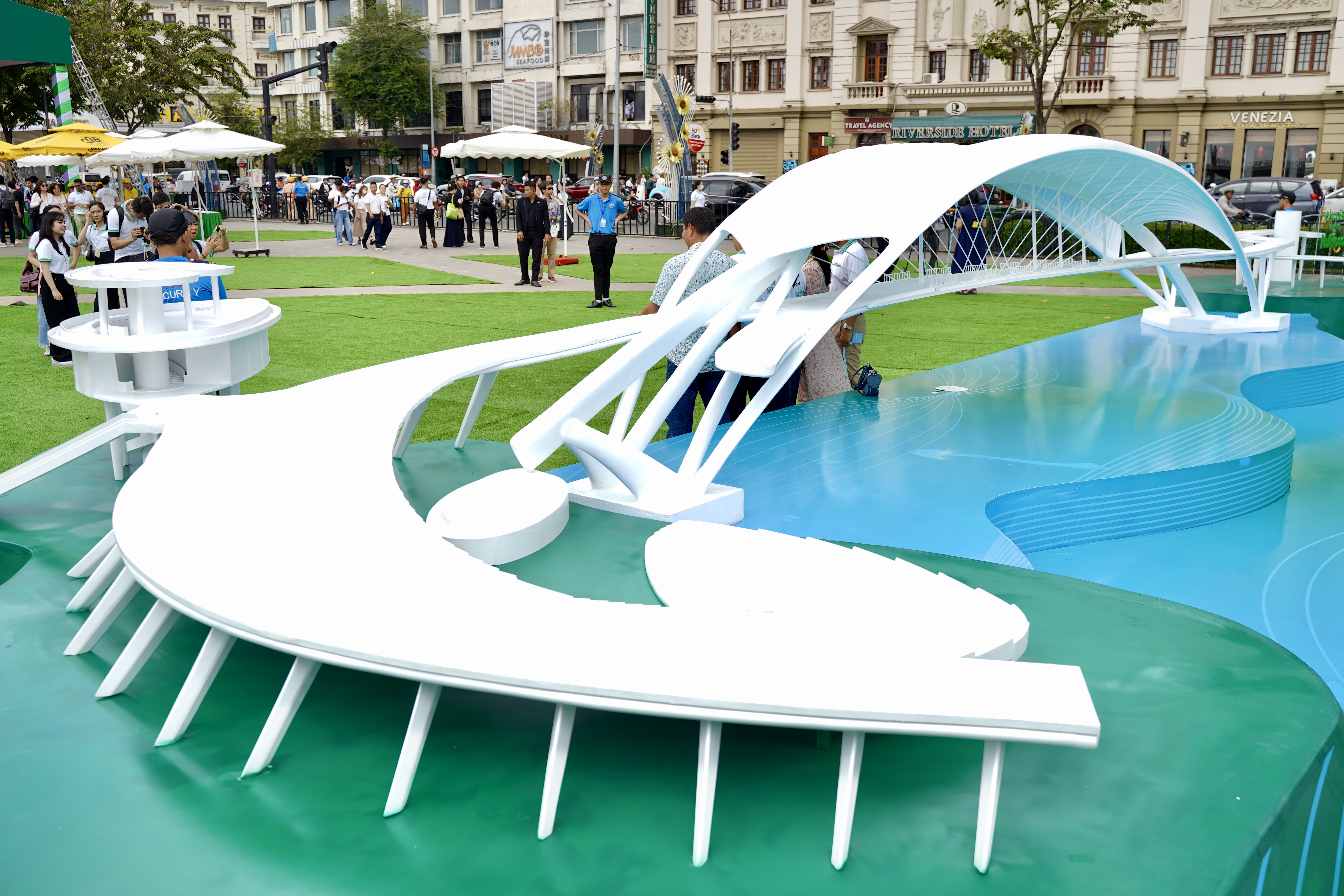 Hình ảnh Lễ khởi công cầu đi bộ 1.000 tỷ bắc qua sông Sài Gòn