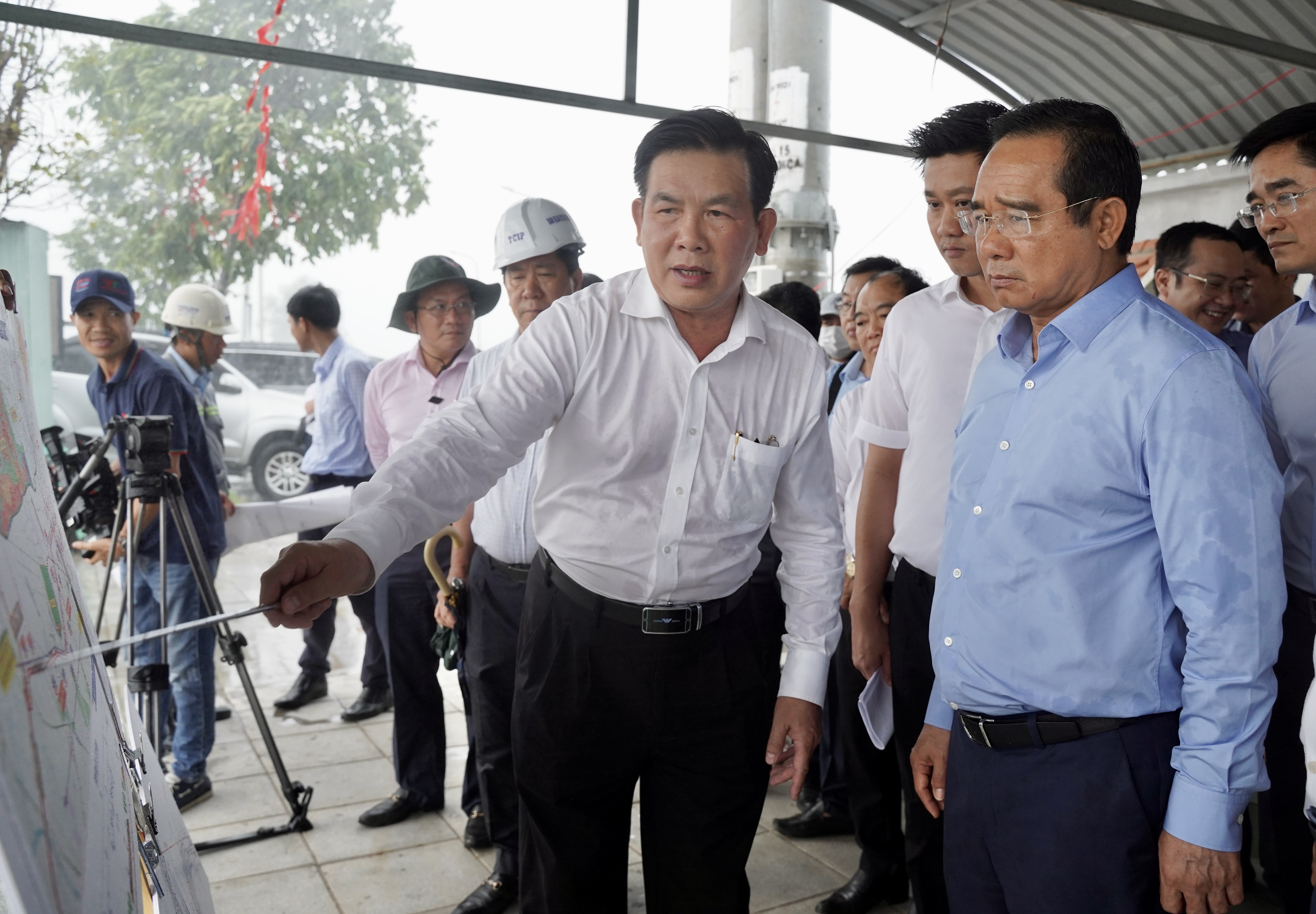 Chủ tịch UBND TP.HCM Nguyễn Văn Được thị sát tiến độ thi công Vành đai 3 