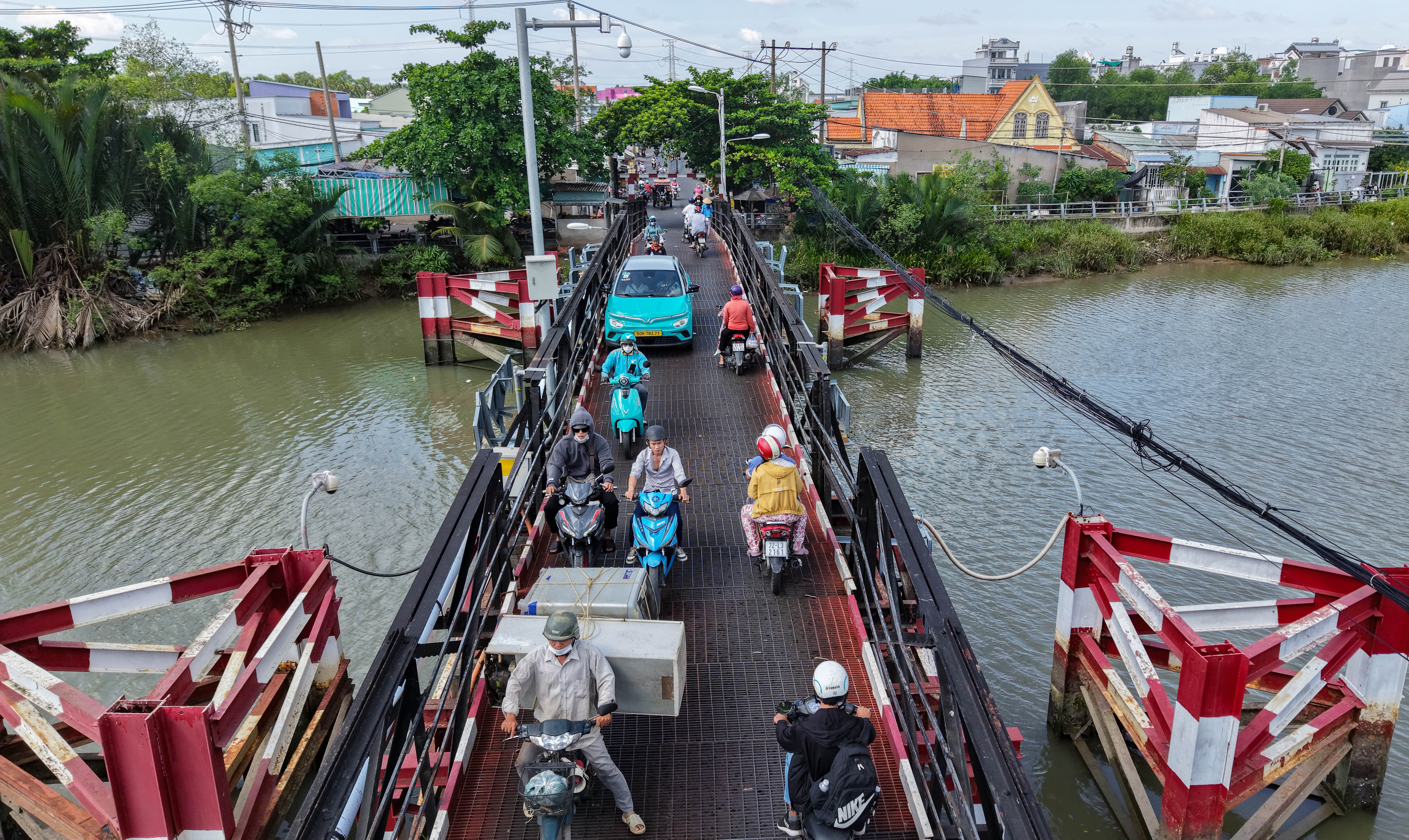 2 cây cầu sắt ở cửa ngõ TP.HCM xuống cấp sau hơn 50 năm sử dụng, sắp được thay thế