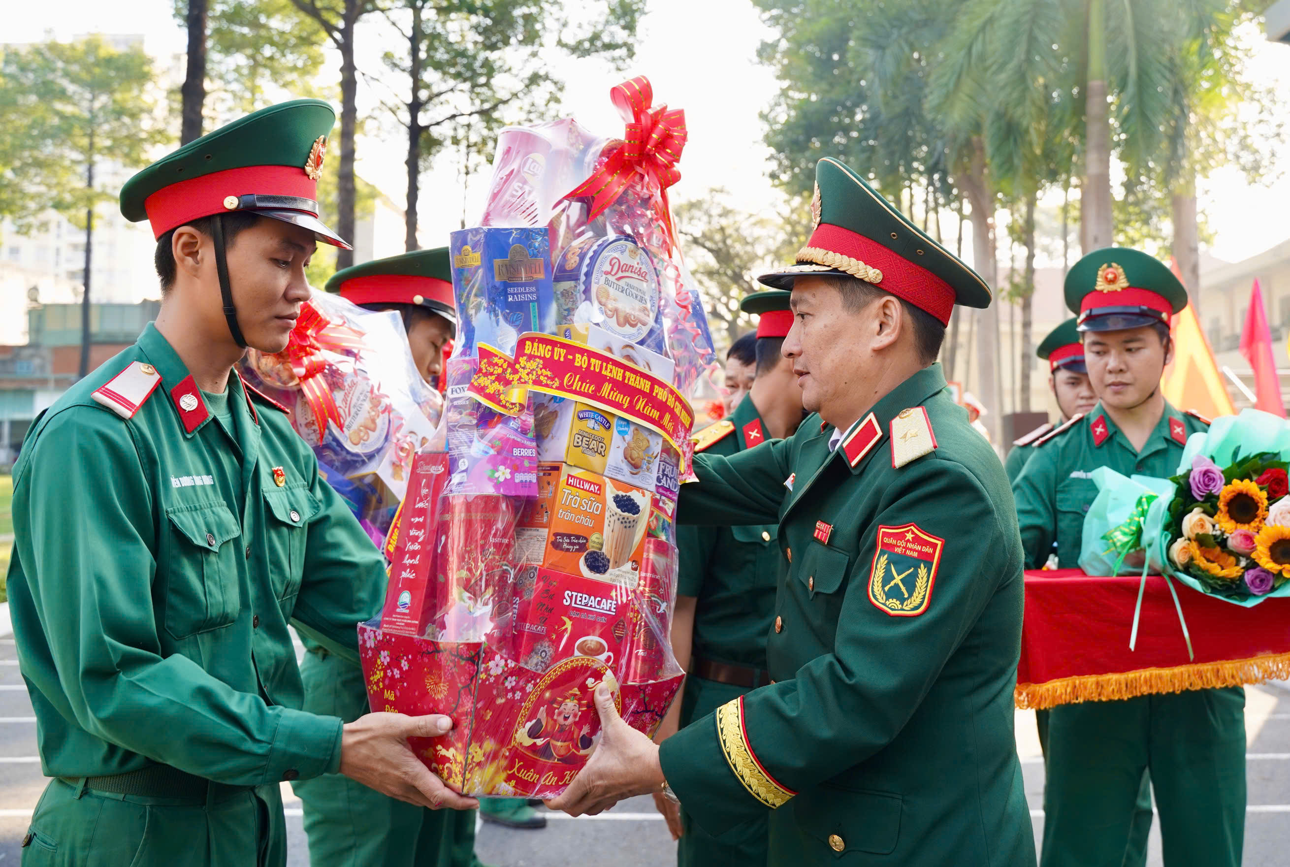 Bộ Tư lệnh TP.HCM tiễn 1.249 quân nhân xuất ngũ năm 2026 về địa phương