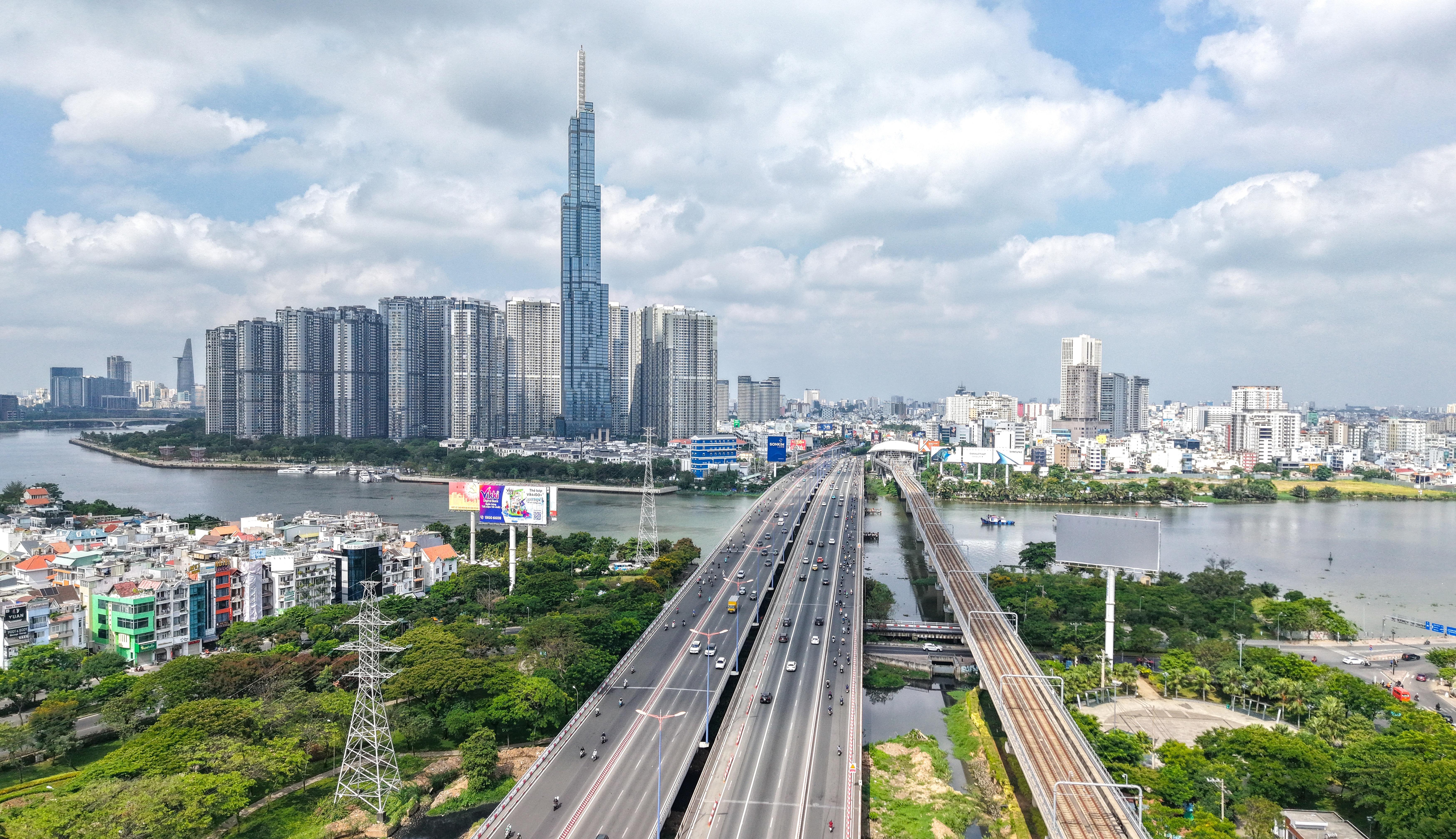 Luật Đô thị đặc biệt: Cần đẩy mạnh phân quyền ‘triệt để, trọn gói’ cho TP.HCM