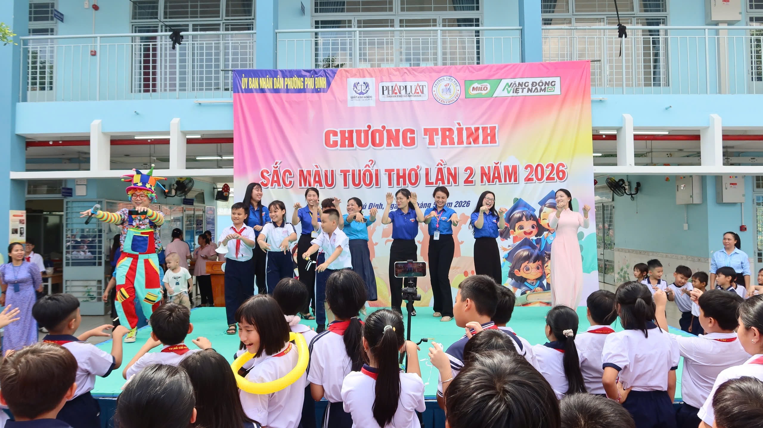 Rộn vang 'Sắc màu tuổi thơ' cùng hơn 1.300 học sinh TP.HCM
