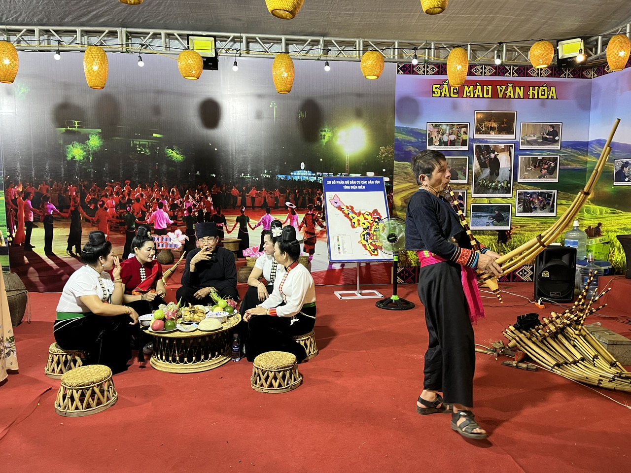 Mang sắc màu các tỉnh Tây Bắc đến với TP.HCM