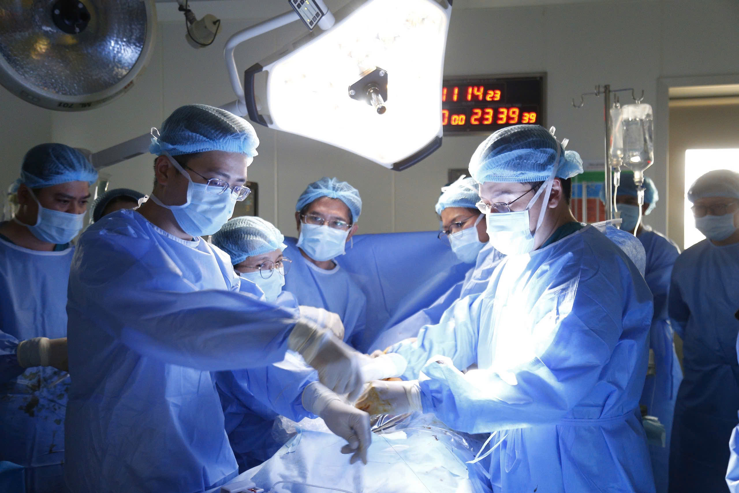 Đãi ngộ xứng đáng cho nhân viên y tế, toàn xã hội sẽ hưởng lợi