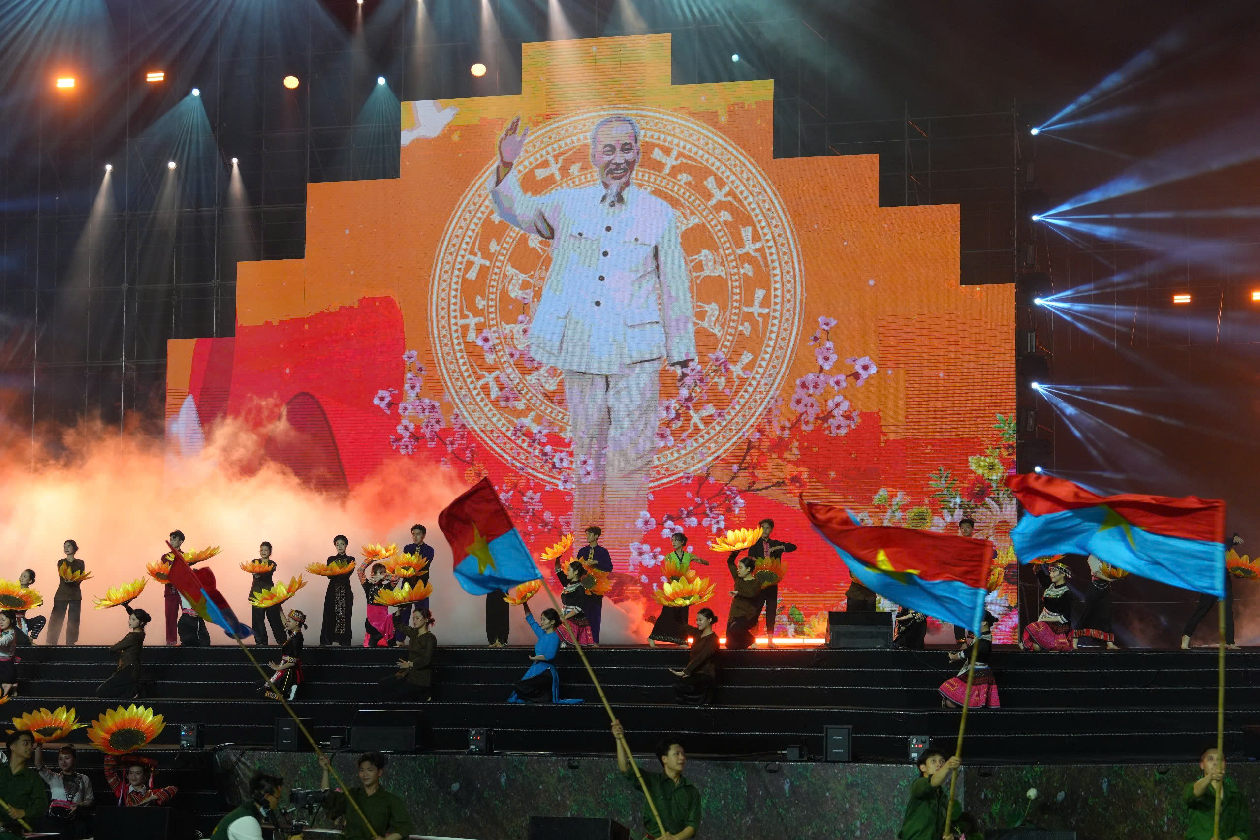 “Hẹn ước Bắc - Nam”: Hẹn ước cho tương lai của dân tộc Việt Nam anh hùng!