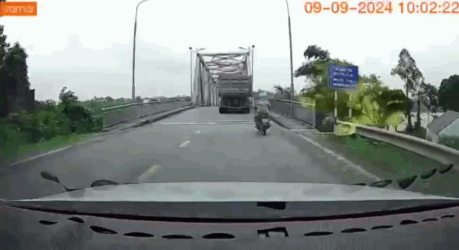 Cập nhật: Sập cầu Phong Châu, Phó Chủ tịch Quốc Hội, Phó Thủ tướng đến hiện trường chỉ đạo cứu hộ