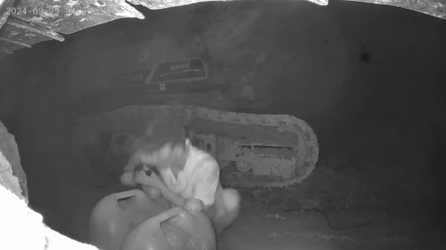 Hàng loạt vụ trộm dầu xe tải trong đêm trên quốc lộ 1