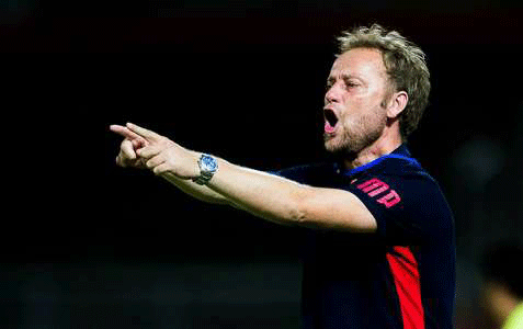 Khi ông Nishino vi hành vì LĐBĐ Thái Lan