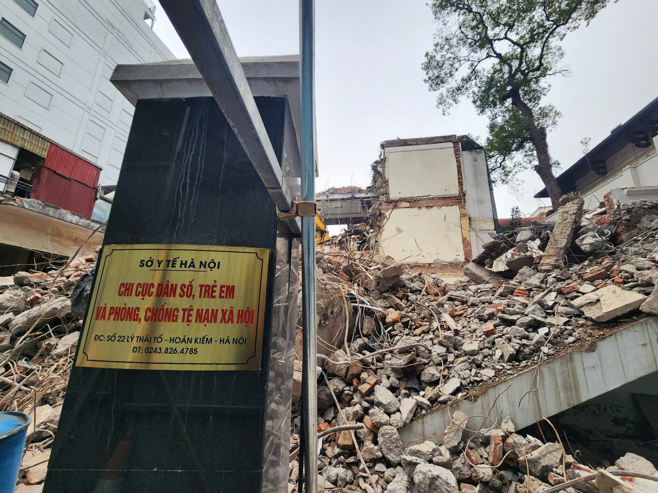 Bắt đầu phá dỡ trụ sở cơ quan, nhà dân bên hồ Hoàn Kiếm