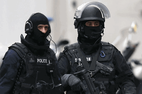 Cận cảnh vũ khí 'khủng' của đặc nhiệm Pháp chống khủng bố ảnh 2