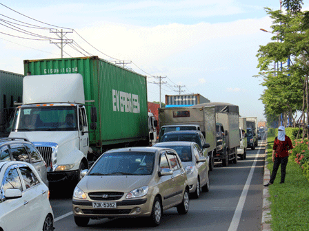 Chú ý những nguy cơ chết người khi lái xe đường dài