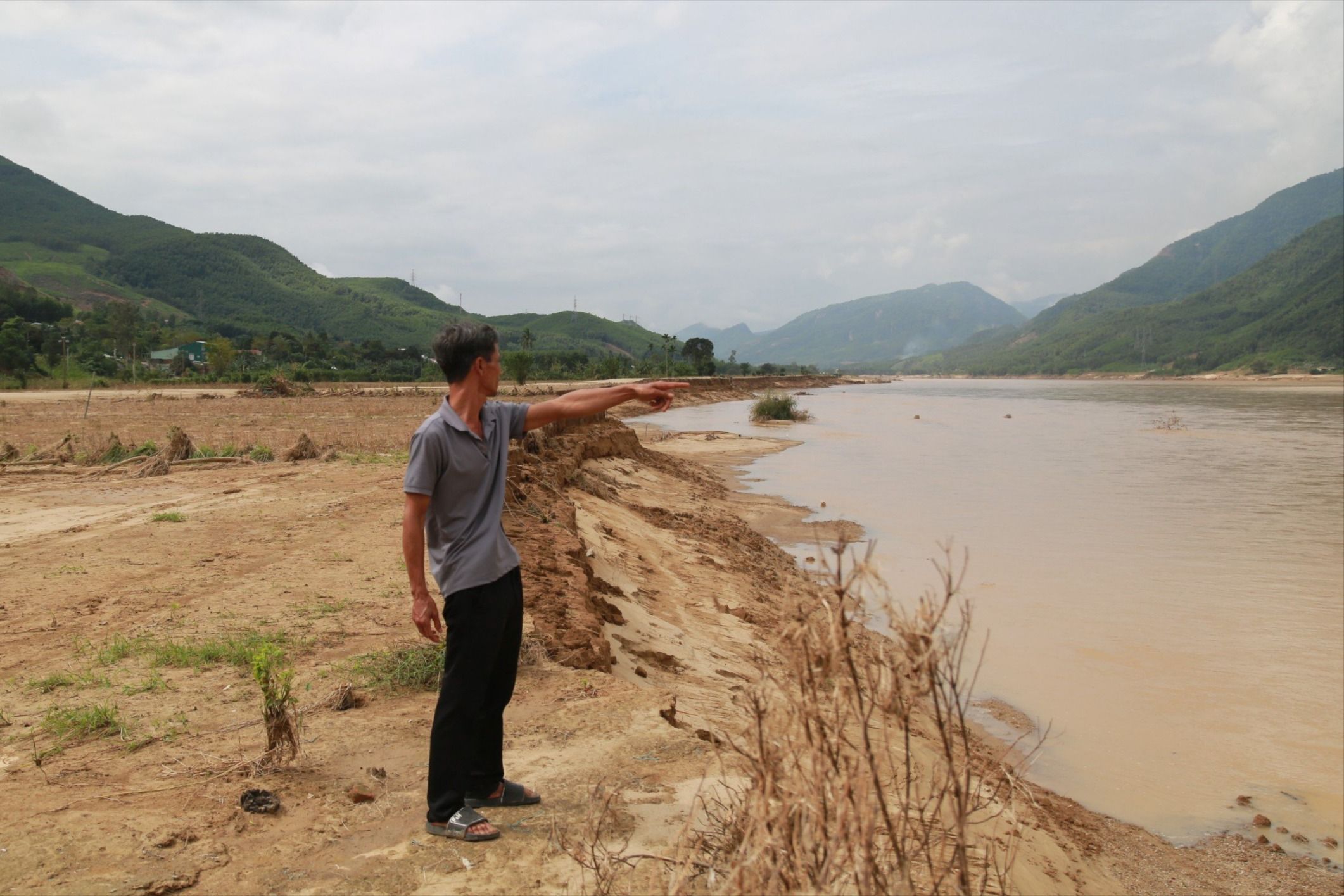 Dân tố thủy điện ‘hại’ họ trắng tay, chủ thủy điện nói gì? 