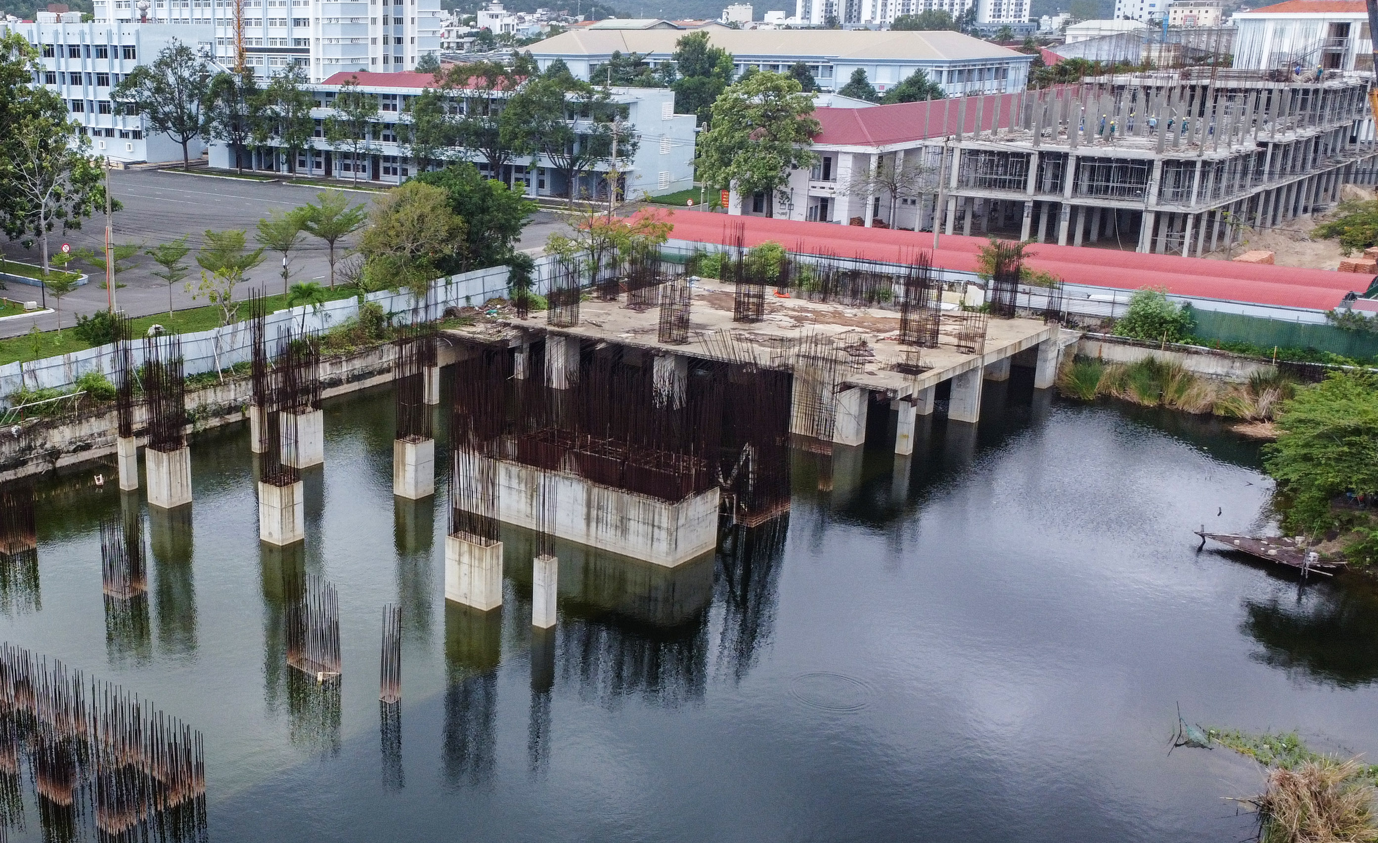 Cảnh hoang phế ở khu ‘đất vàng’ liên quan sai phạm của 2 cựu chủ tịch Khánh Hòa
