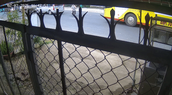 Xe khách lấn làn vượt ẩu trên quốc lộ 20, tông 1 học sinh tử vong