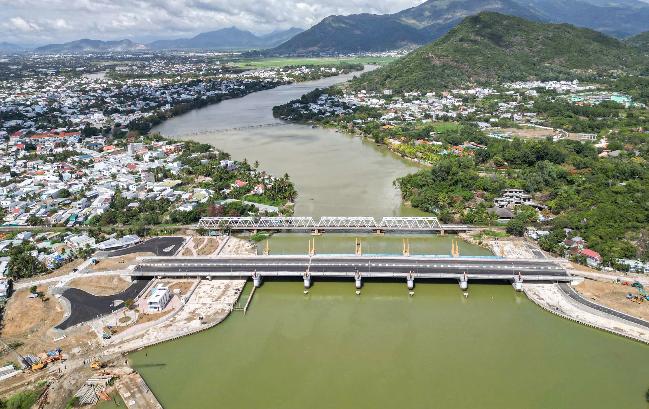 Công trình giúp ngăn mặn, giữ ngọt cho Nha Trang sắp về đích