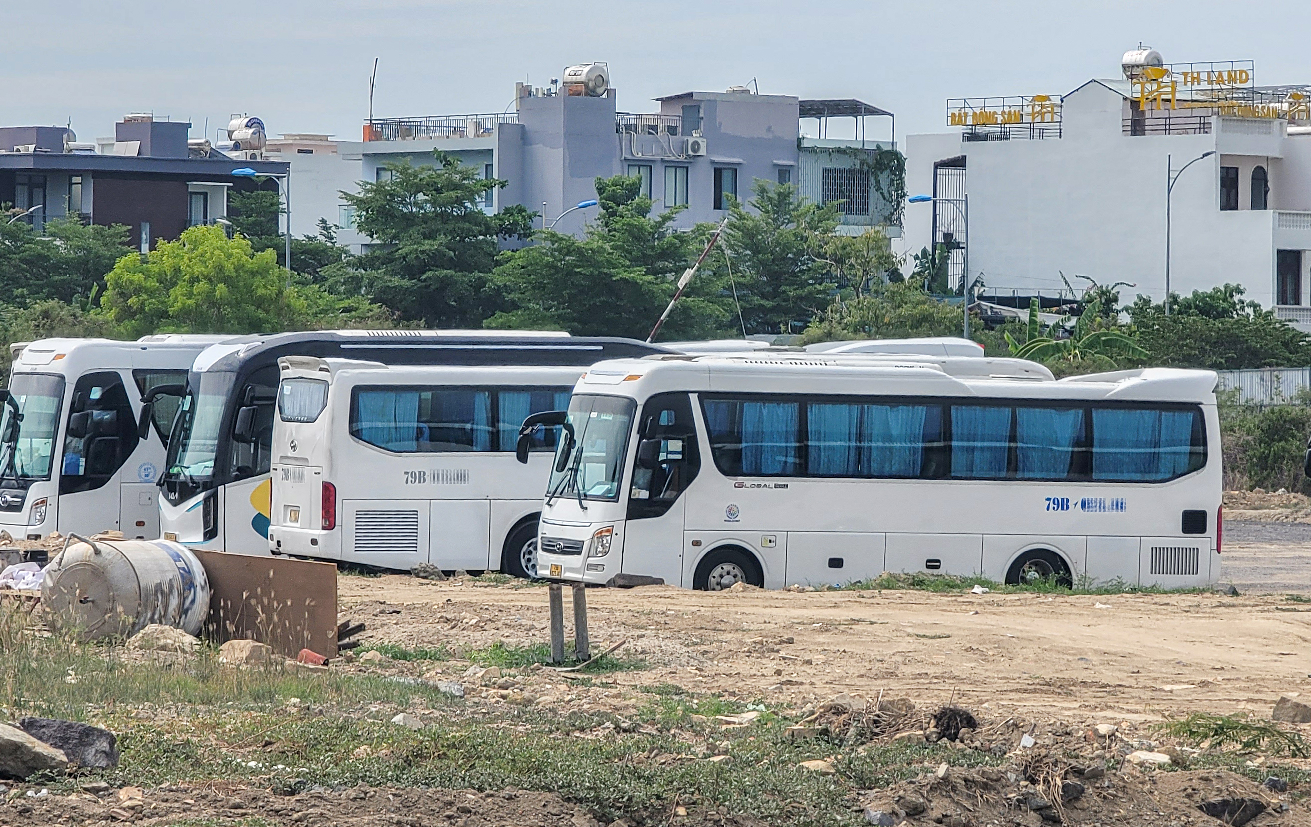 Doanh nghiệp vận tải giảm chuyến cắt lỗ, rục rịch tăng giá vé vì xăng dầu