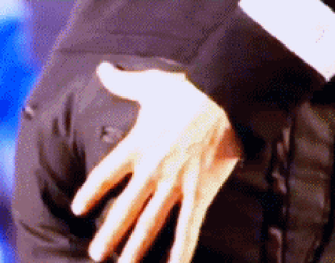 Bị buộc tội vì... sờ mông nhân viên gốc Việt tại đồn cảnh sát