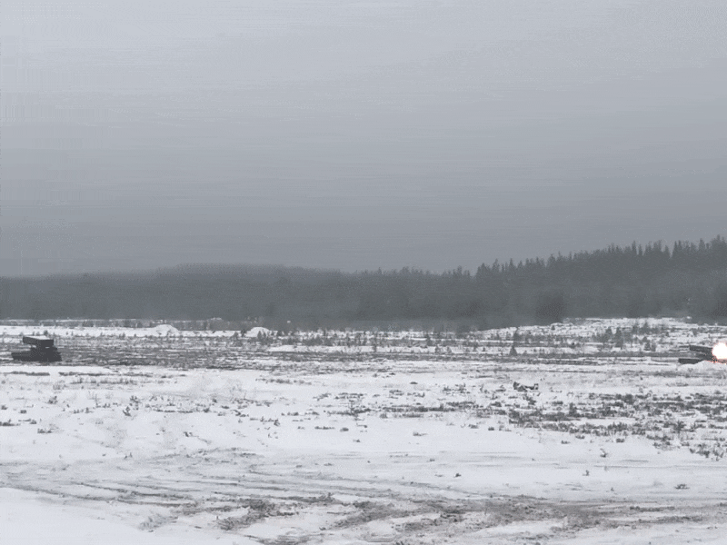 Hệ thống tên lửa nhiệt áp TOS-1A được mệnh danh là "Mặt trời trên sa mạc". Ảnh: RT