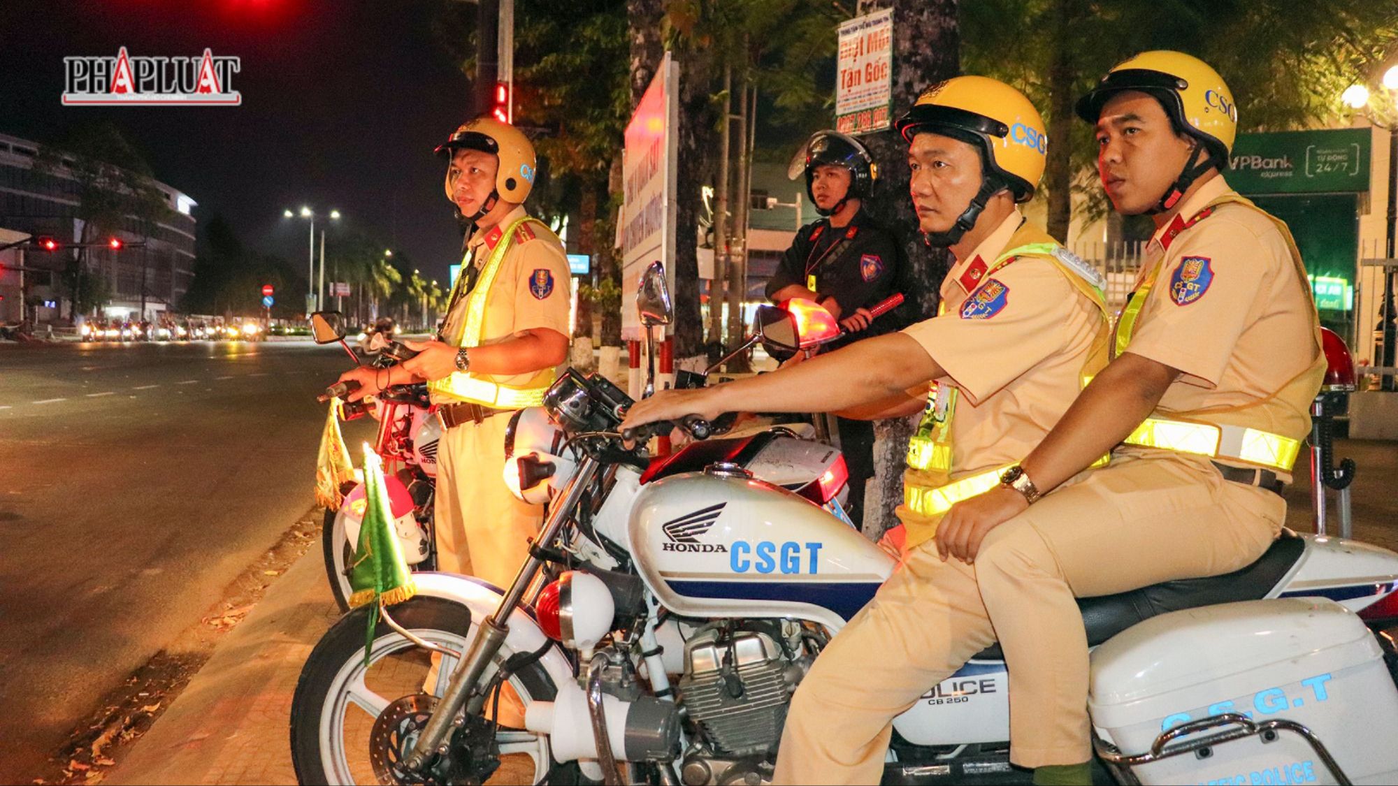 CSGT Cần Thơ kiên quyết xử lý vi phạm nồng độ cồn dịp tết Dương lịch