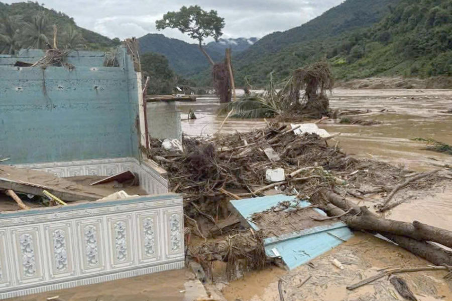 Hình ảnh xót xa lũ cuốn trôi Trạm Y tế xã Mỹ Lý xuống sông Nậm Nơn