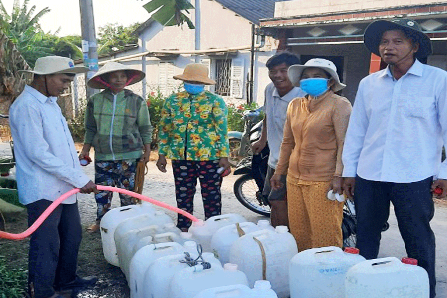 Tiền Giang trữ nước ngọt, mở vòi nước công cộng để người dân sử dụng miễn phí