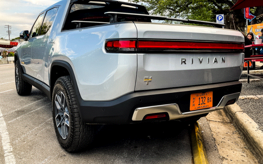 Khi mua lốp xe bạn cần xác định trọng lượng mà xe của mình phải chở. Ảnh:Motorbiscuit.