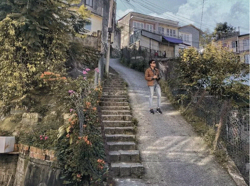 Dốc Sông Lô được xây bậc thang bằng đá để cho người đi bộ thuận tiện hơn. Ảnh: IDALAT. Dốc Sông Lô được xây bậc thang bằng đá để cho người đi bộ thuận tiện hơn. Ảnh: IDALAT.