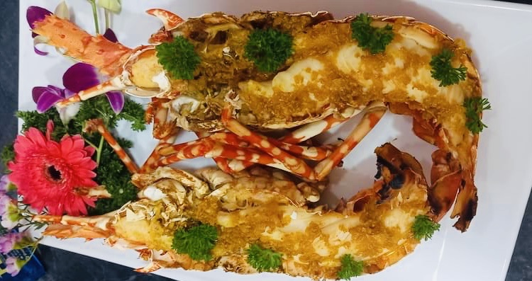 Để kiểm soát ăn uống vô độ bạn nên chia thành nhiều bữa ăn nhỏ trong ngày. Ảnh: PHƯƠNG LÊ.