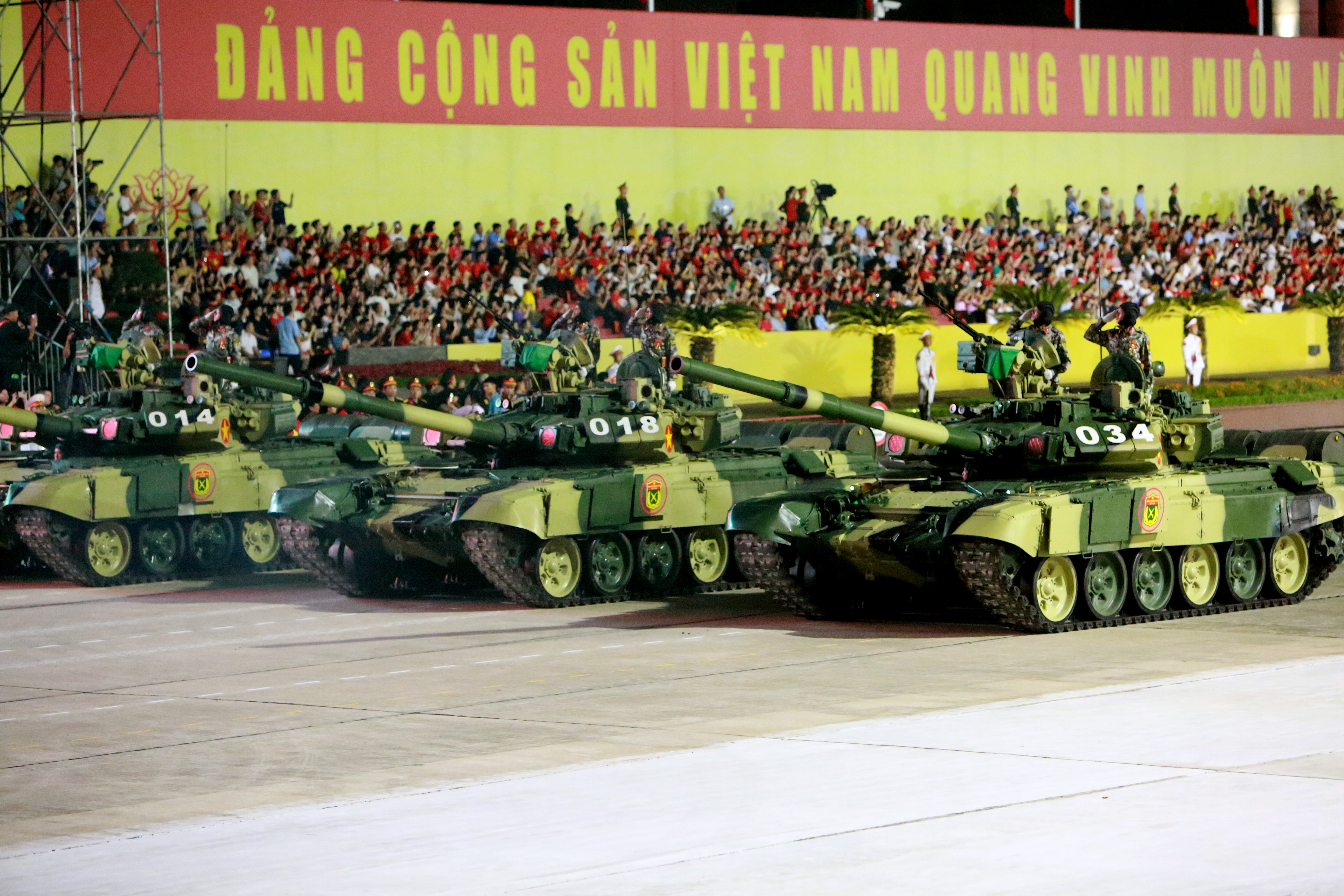 Dàn khí tài 'siêu khủng' của quân đội trong Lễ sơ duyệt A80