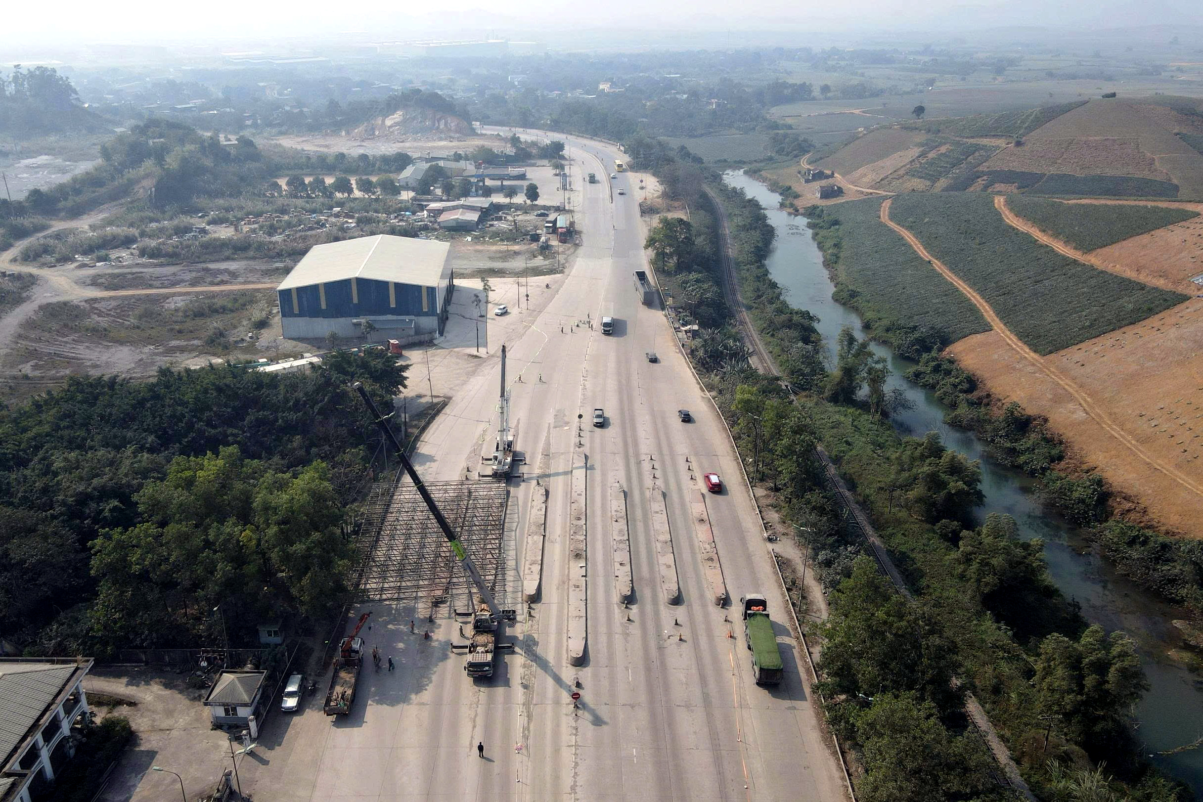 Phá dỡ trạm thu phí Bỉm Sơn dừng hoạt động 9 năm trên Quốc lộ 1A