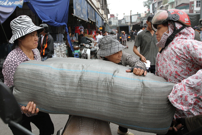 Ngày 8.3 không dành cho... phụ nữ