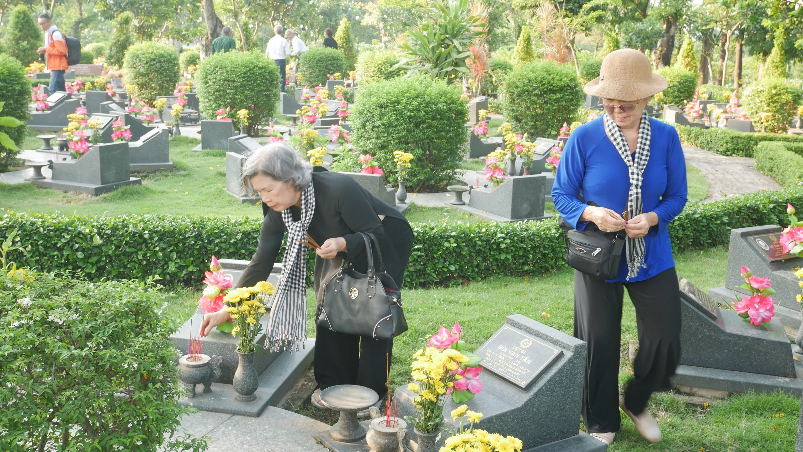 Hạnh phúc khi 5 liệt sĩ Tiểu đoàn nữ biệt động được Tổ quốc gọi tên