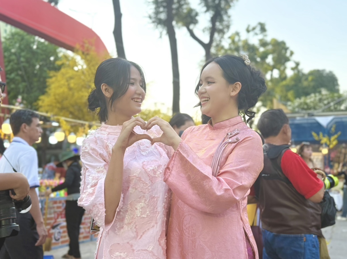 Giới trẻ rộn ràng ‘check-in’ Lễ hội Tết Việt 2026