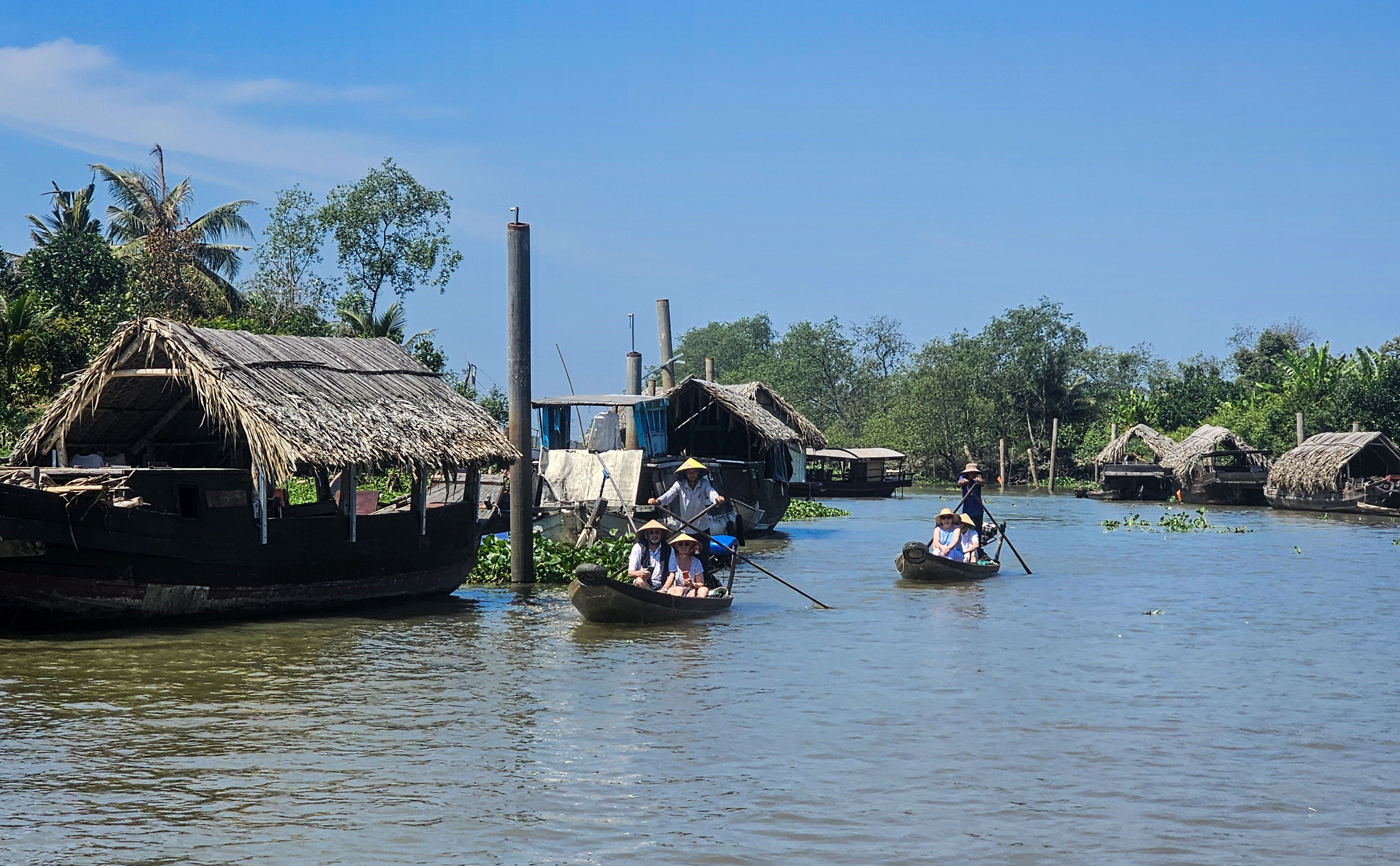 Du khách quốc tế thích thú trải nghiệm sông nước Tiền Giang 