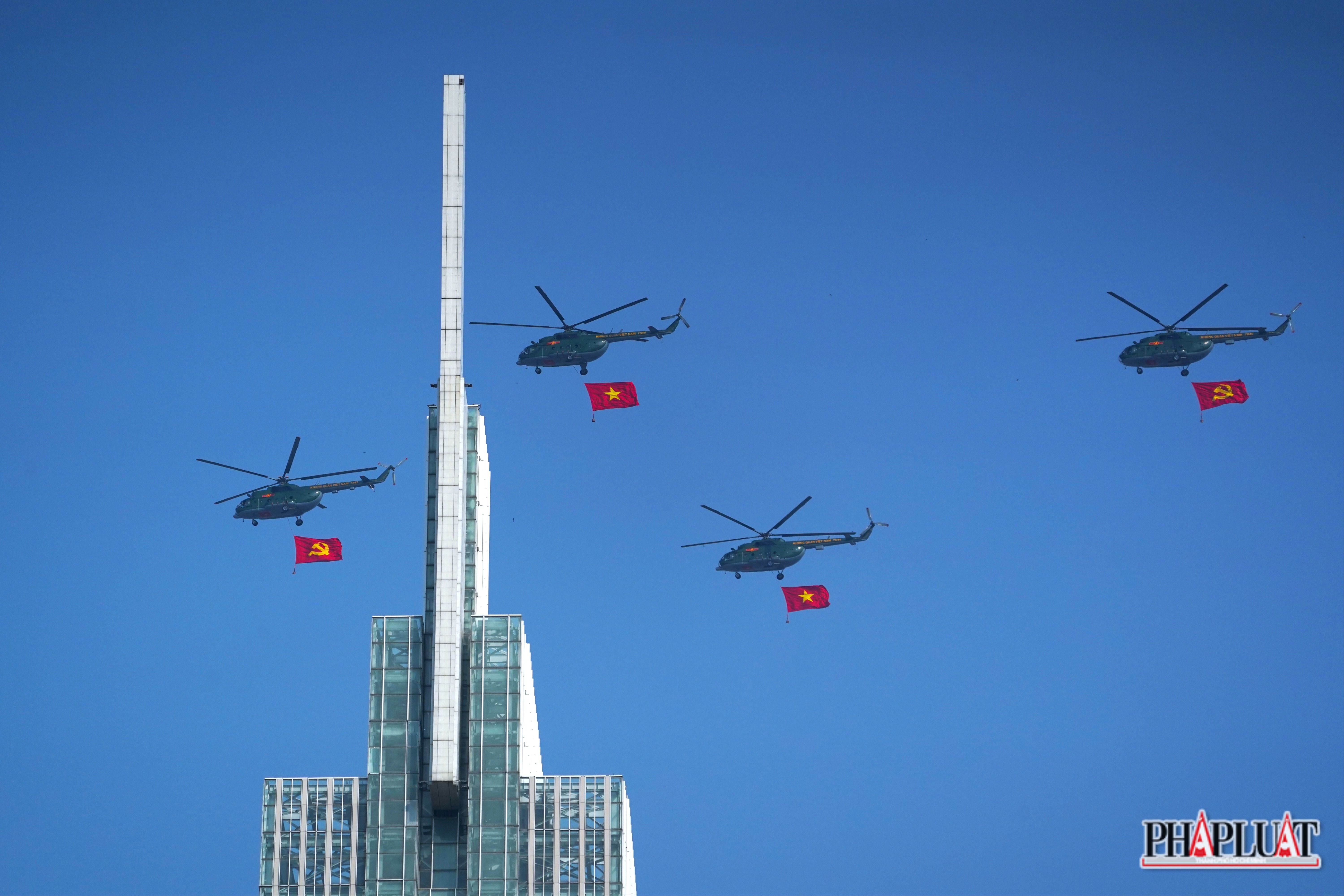  Mãn nhãn màn trình diễn của Biên đội trực thăng, tiêm kích ngày Đại lễ 30-4