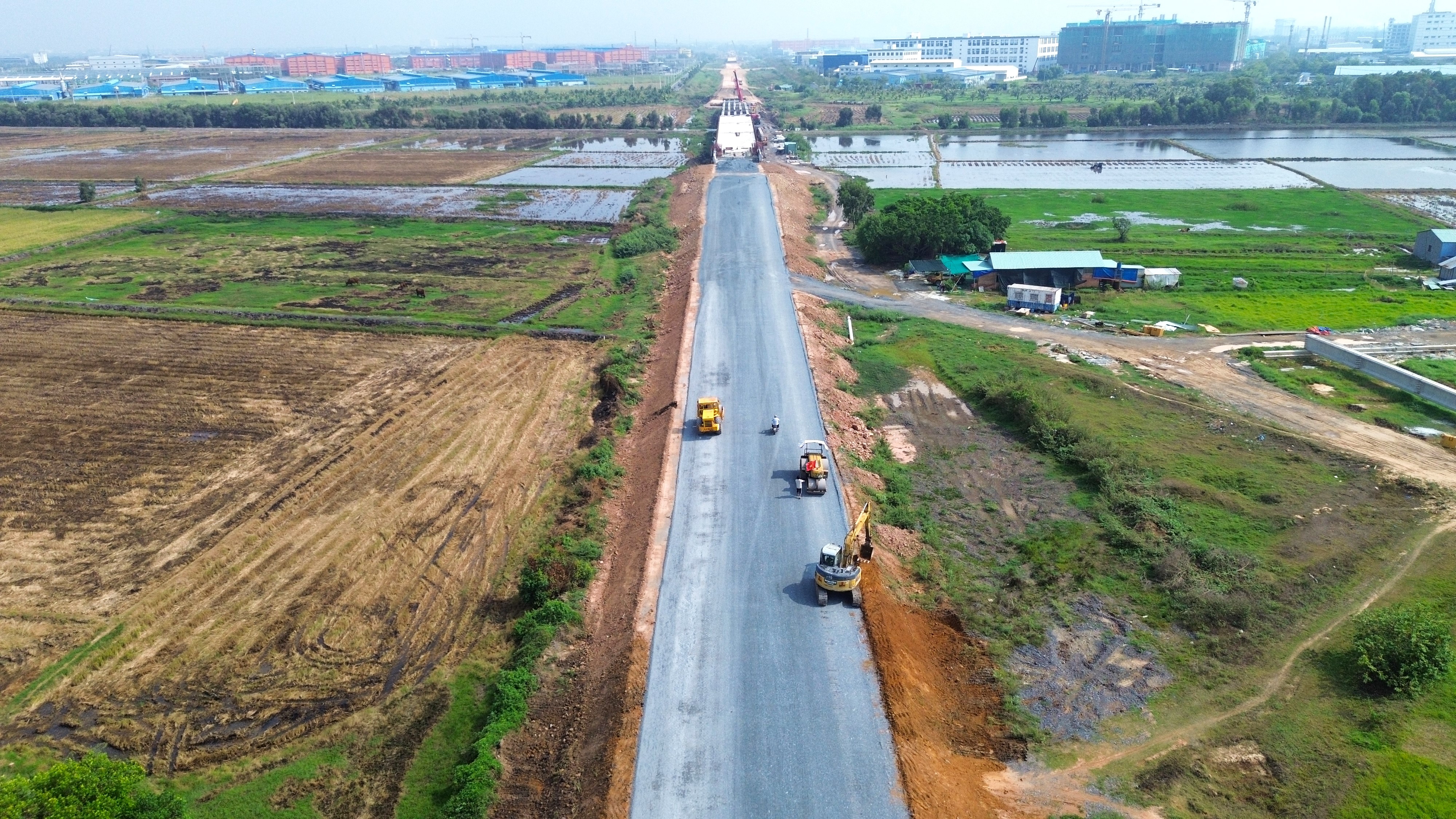 Đường Hồ Chí Minh đoạn Chơn Thành – Đức Hòa tăng tốc về đích